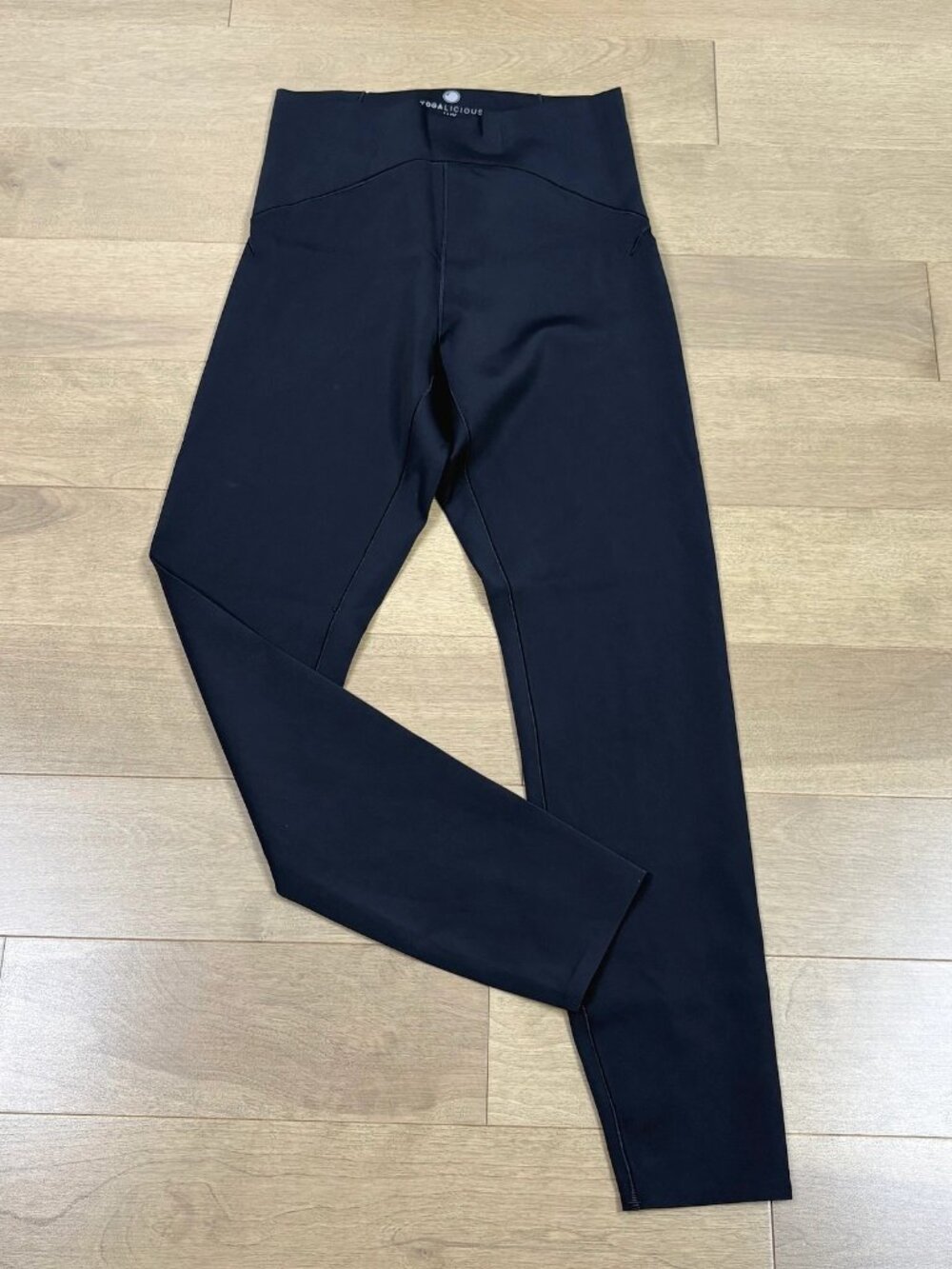 YOGALICIOUS women's small LUX fabrics black leggings NWOT